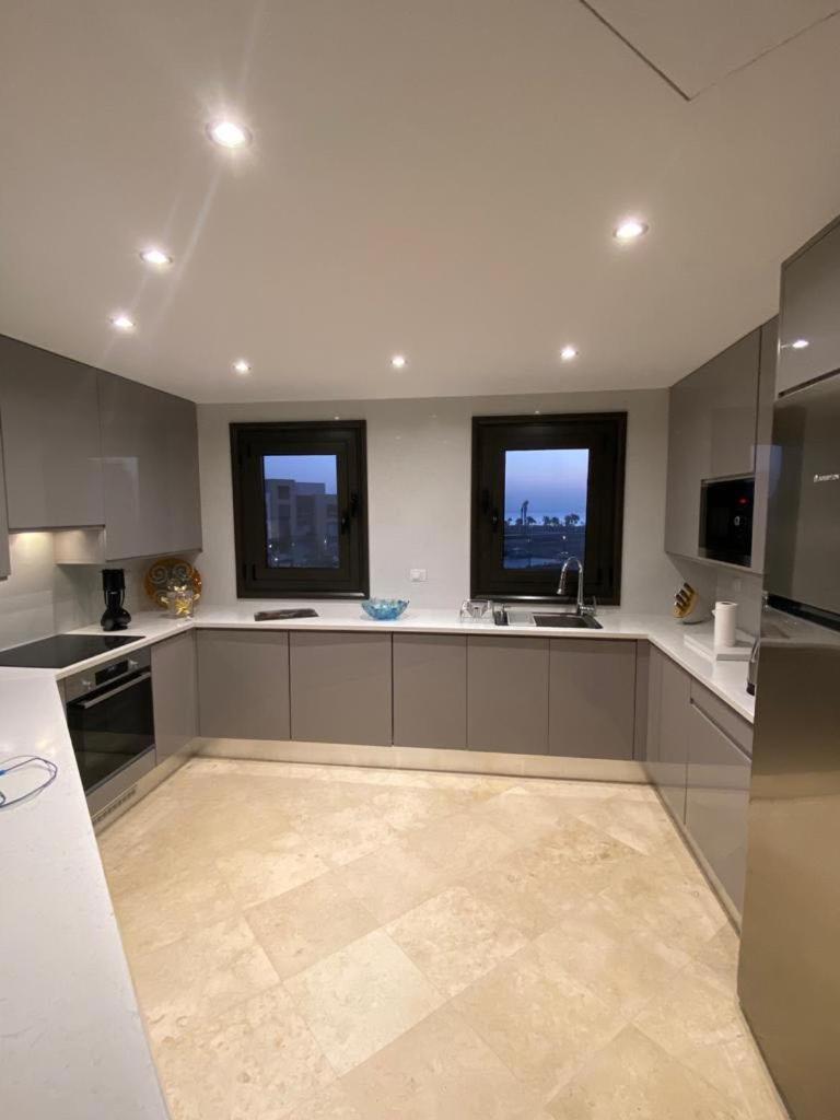 Heated Jacuzzi 2Br Apartment On Yacht View الغردقة المظهر الخارجي الصورة